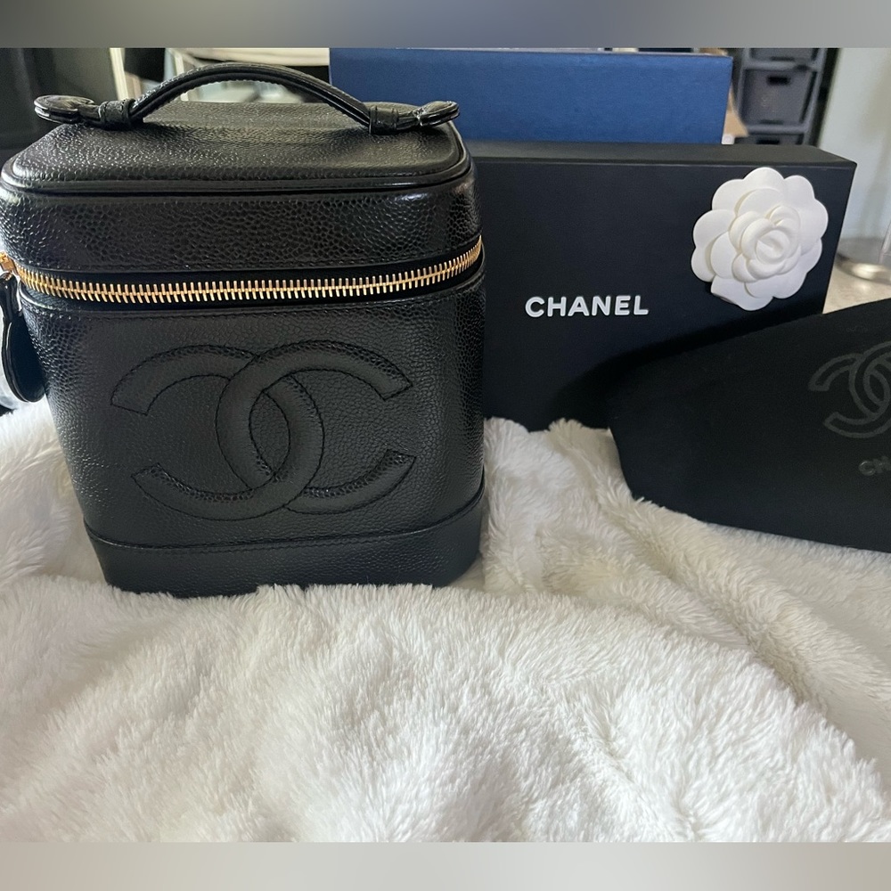 Chanel Vanity Bag - Picture 5 of 11